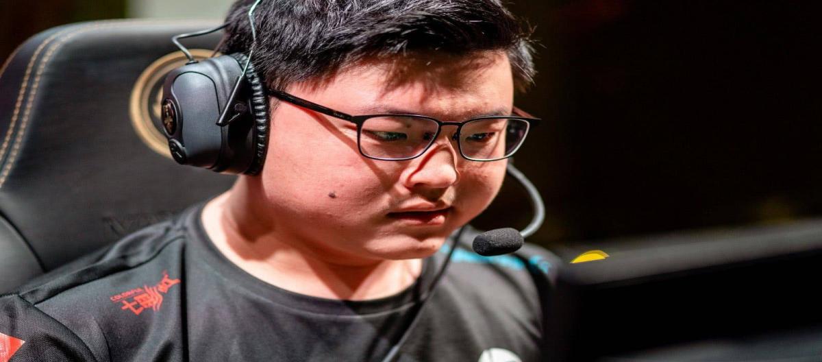 Formal teaching is outdated, and the popularity of League of Legends anchors has declined, so they have been forced to switch to playing other games.