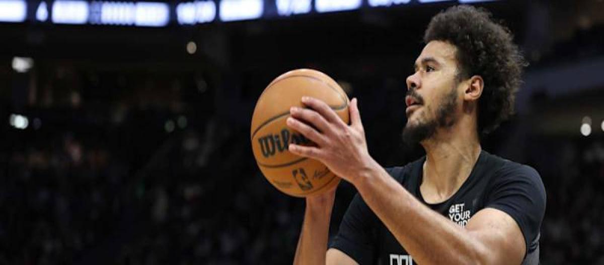 布鲁克林篮网队计划与印第安纳步行者队交易卡麦隆·强森