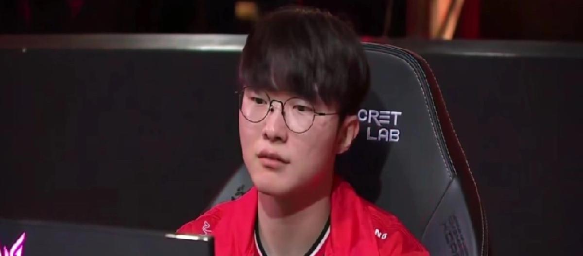 英雄联盟：Faker 2025年首座冠军，绽放中单天赋，Zeus招牌英雄反被虐。