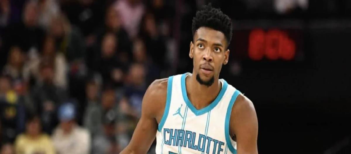 Charlotte Hornets guard Brandon Miller suffers wrist injury during game