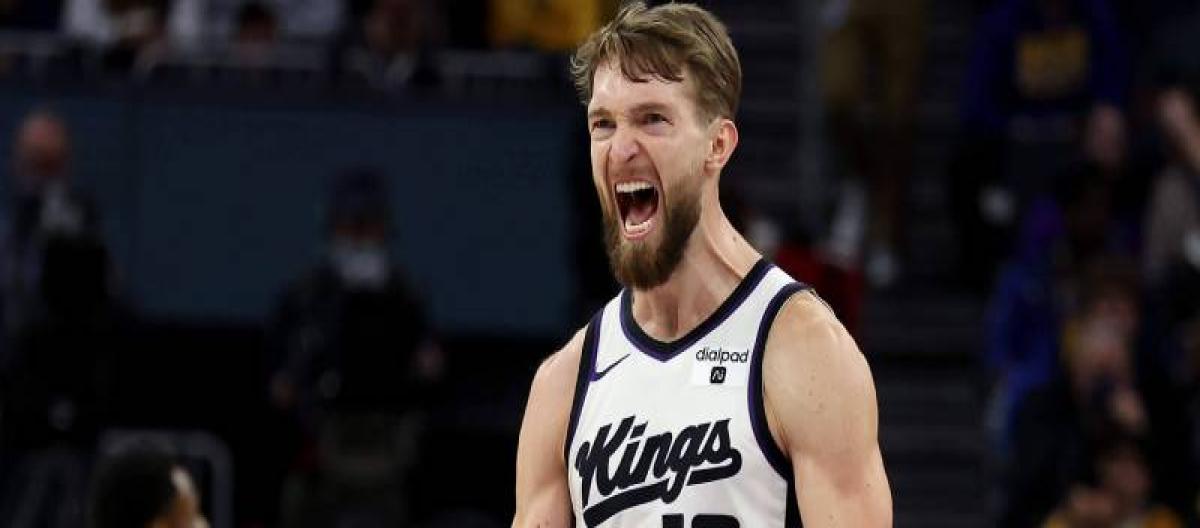 Domantas Sabonis extends double-double streak to 19 games