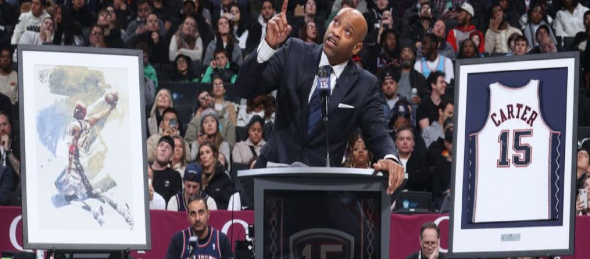 官方：篮网正式退役文斯·卡特15号球衣