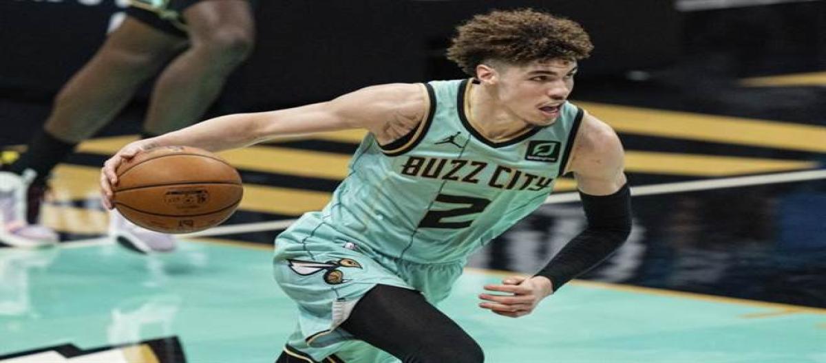 LaMelo Ball's all-around performance helped the Hornets beat the Pelicans at home to end their three-game losing streak