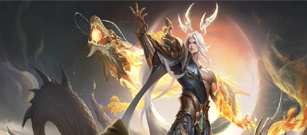 The skins of Donghuang Taiyi Jinfu Mantang are on sale during the Spring Festival of the Year of the Snake.