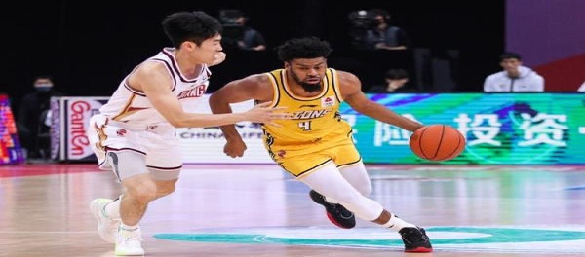 Flynn shines in the All-Star Celebrity Game with 22 points, 8 rebounds and 5 assists, and is named MVP