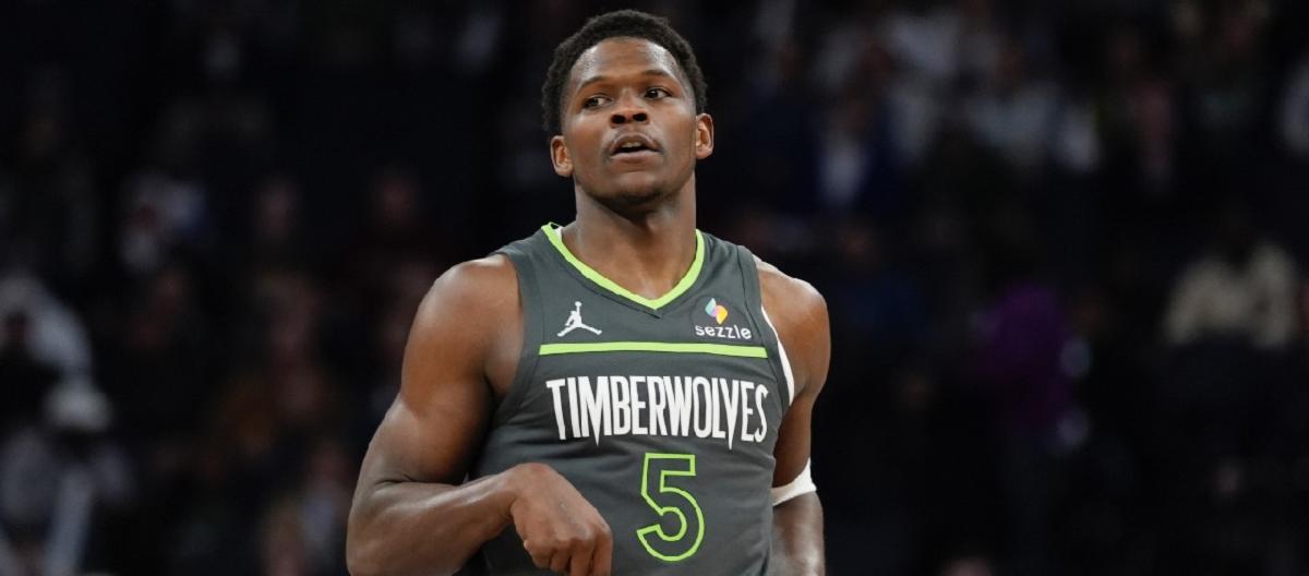 安东尼·爱德华兹第16次技术犯规，被自动禁赛一场