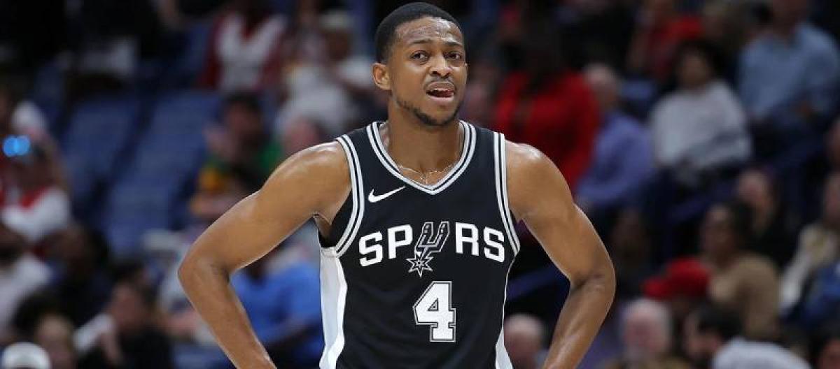 De'Aaron Fox out for season with left pinky finger injury