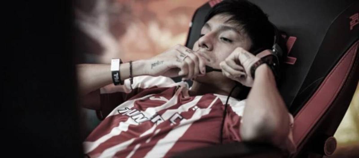 Dota 2 esports player Parker fell asleep during the game