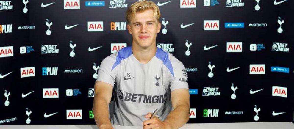 Tottenham's Lucas Bergivall extends contract until 2031
