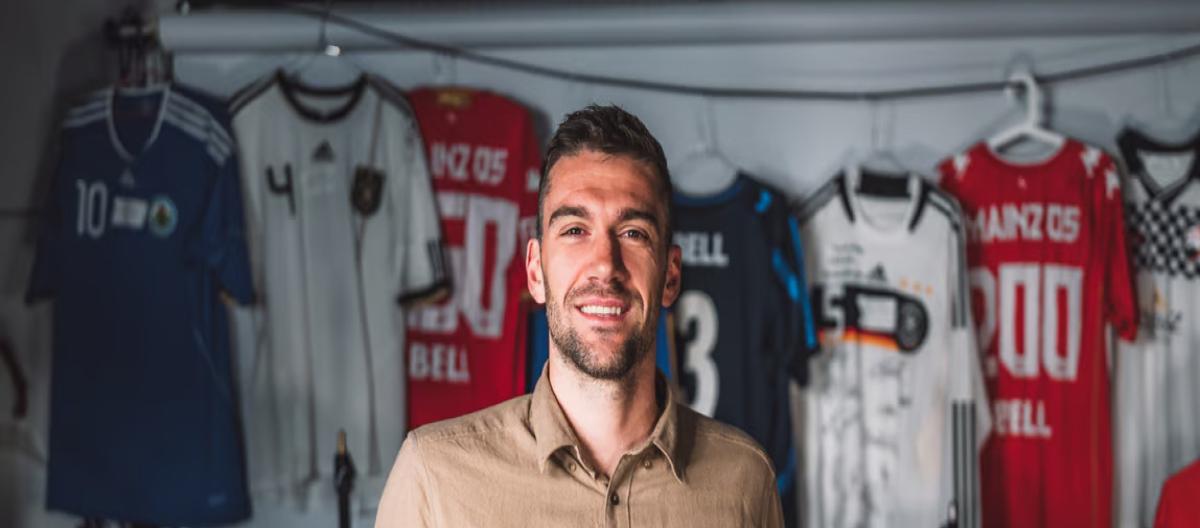 Mainz officially announced that the 33-year-old central defender Stefan Bell has renewed his contract for one year until June 2026