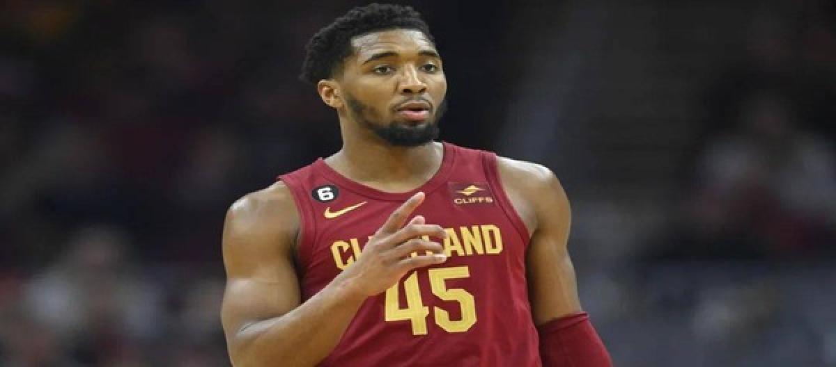 Mitchell scored 43 points as the Cavaliers beat the Pacers and pulled back to 1-2 behind in the series