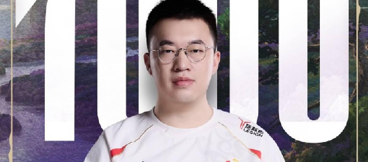 Xiaohu达成职业生涯1000次出场的成就，体现了他对赛场的热爱和坚持