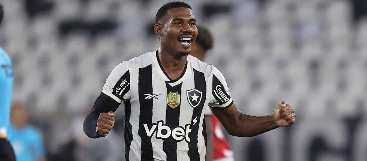 Brighton in talks with Botafogo about the transfer of young Brazilian left-wingback Cuiabano..