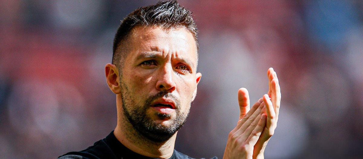 Ajax head coach Francesco Farioli resigned after the club lost the advantage to win the Eredivisie title..