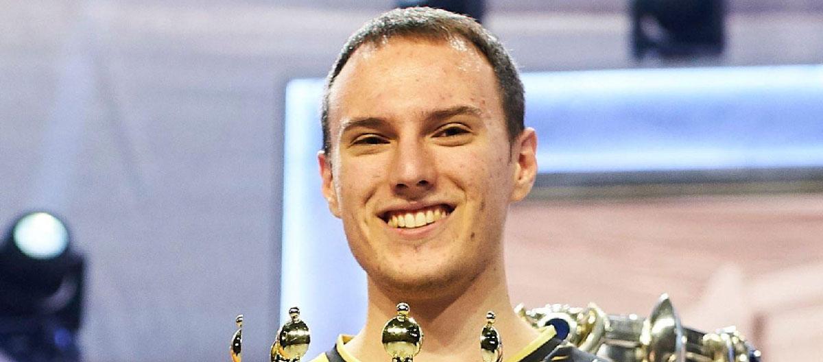Former G2 League of Legends ace Croatian bot laner Perkz officially announce retirement..