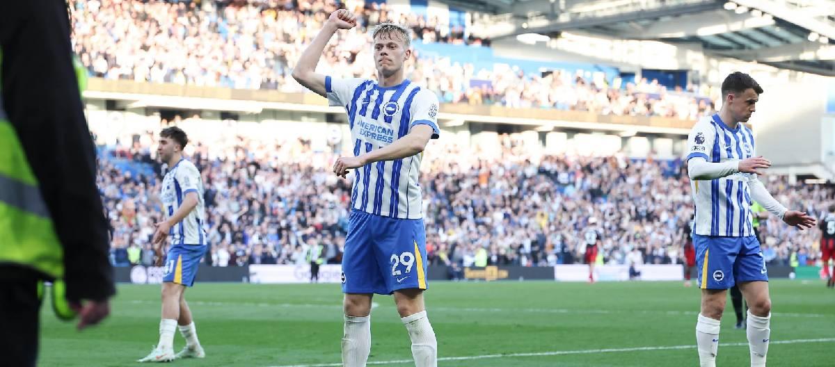 Jan Paul van Heyk is confident that young players will continue to grow and is excited about their future