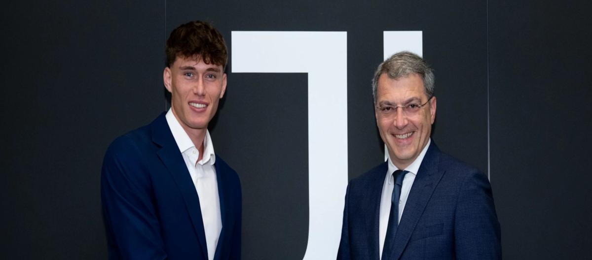Official: Juventus extends contract with 22-year-old defender Nicolo Savona until 2030