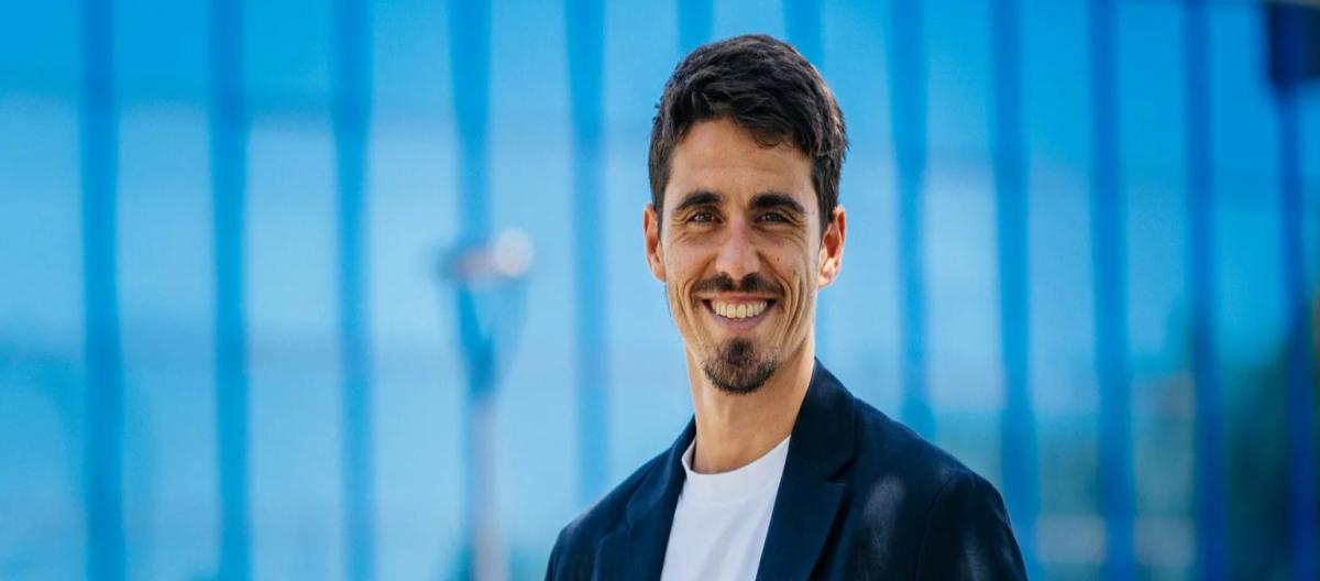 Arsenal assistant Carlos Cuesta officially became the new coach of Parma at the age of 29