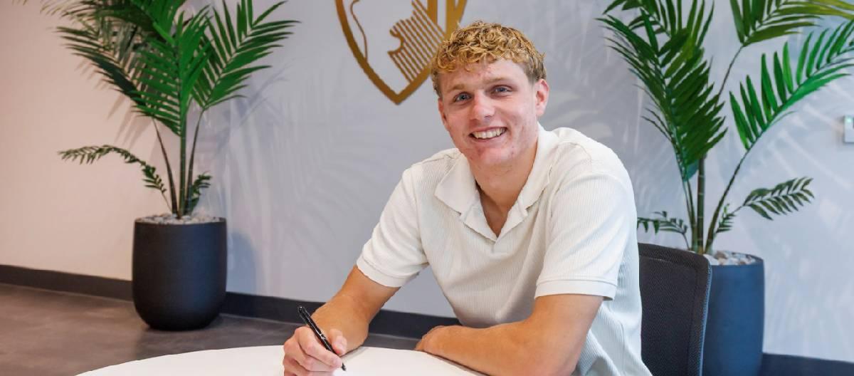 Jonny Starter signs new contract with the club and joins Walsall on a season-long loan