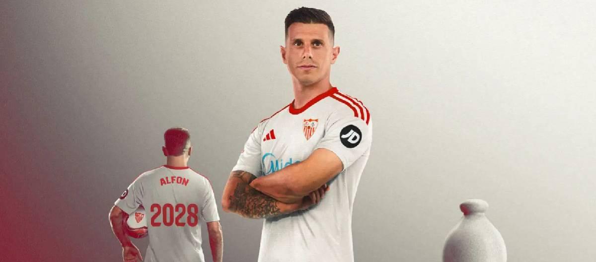 Alfonso González Martínez joins Sevilla on a three-year contract