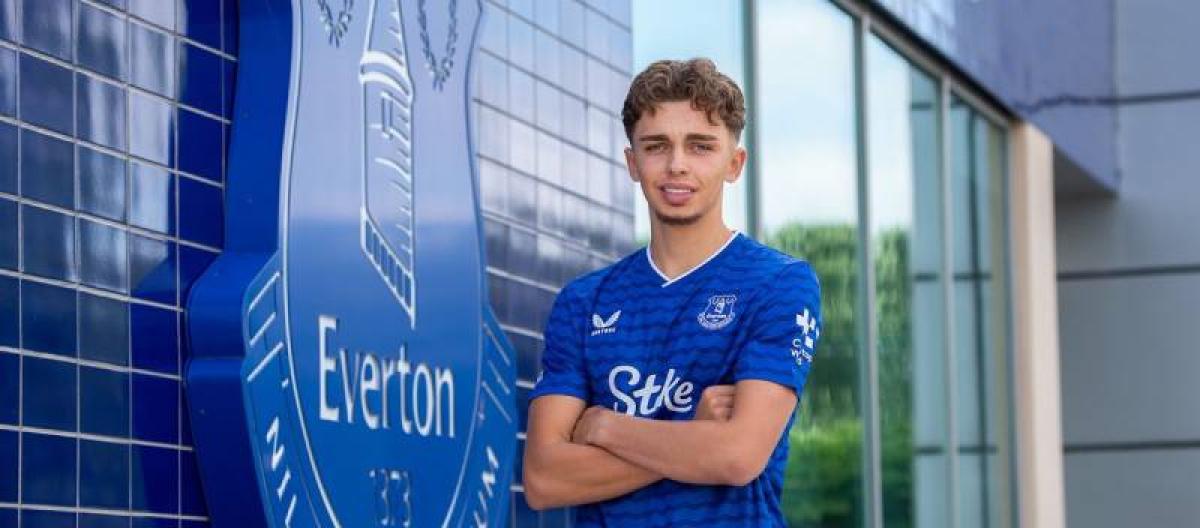 哈维·福斯特坦言职业合同是踢球开始就为之奋斗的目标