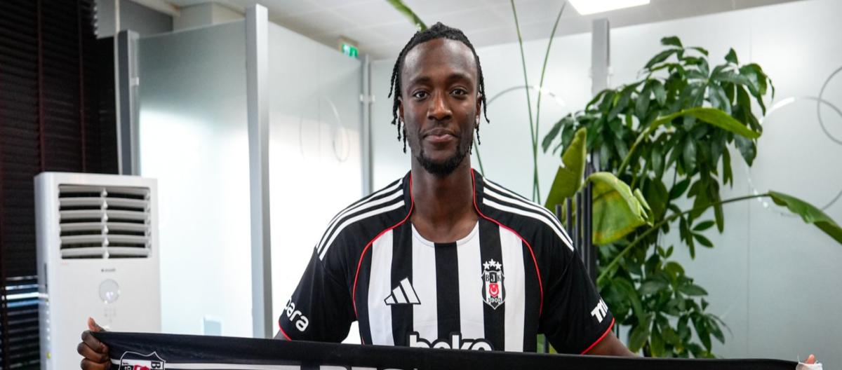 Roma striker Abraham joins Besiktas on loan, contract includes buyout clause