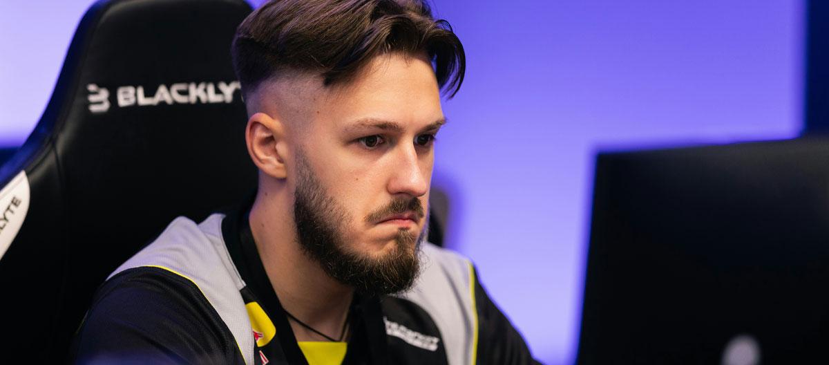 NAVI rifler jL announce he will temporarily leave and take a break due to mental health issues..