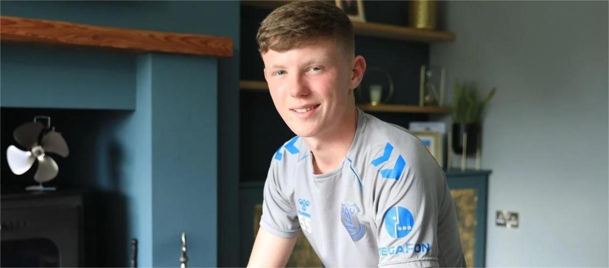 Jack Paterson signs new contract with Everton