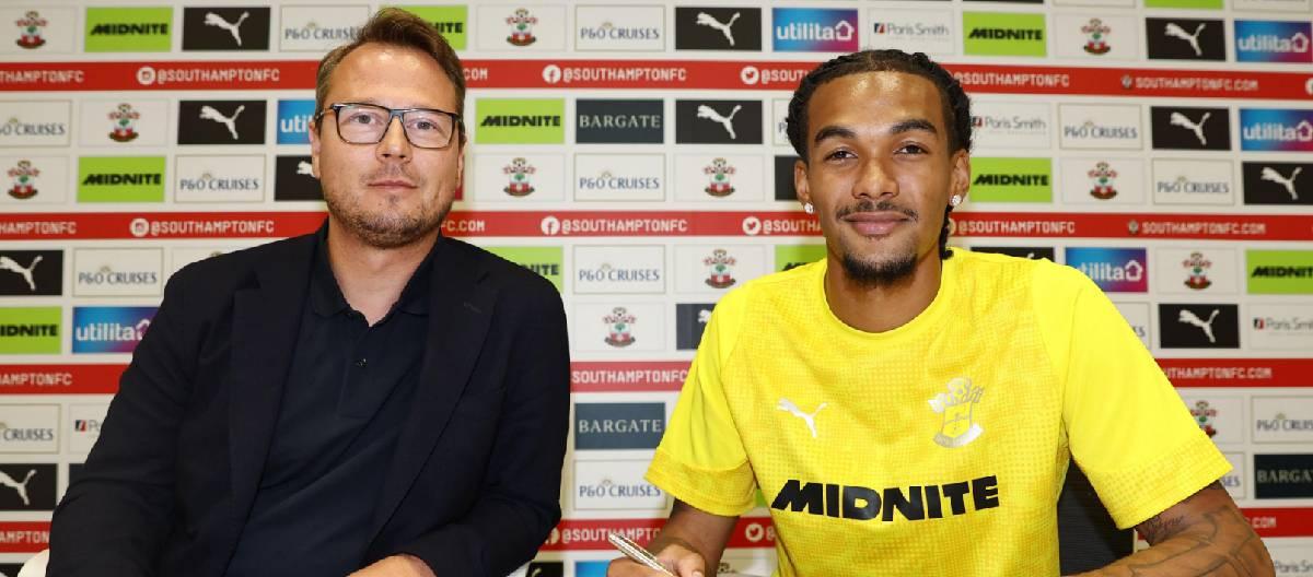 Southampton announce signing of striker Damian Towns