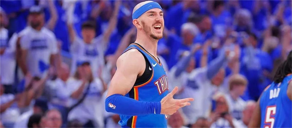 Alex Caruso says Stephen Curry and LeBron James are tough rivals