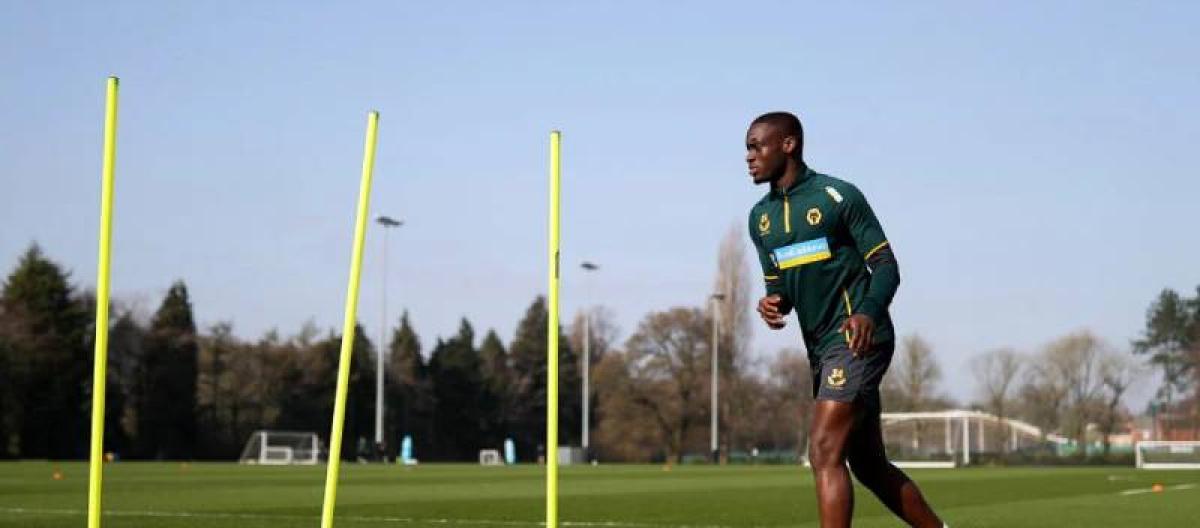 托蒂·戈梅斯谈狼队季前训练：迎战高温，承担更多领袖责任