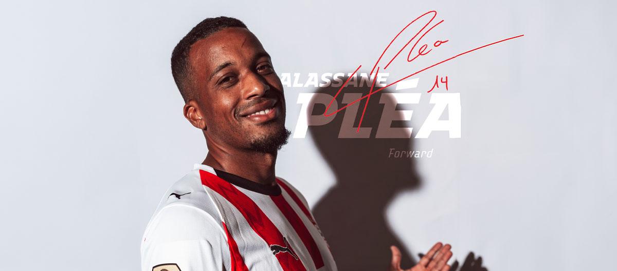 PSV Eindhoven officially announced the signing of legendary Borussia Mönchengladbach forward Alassane Pléa..