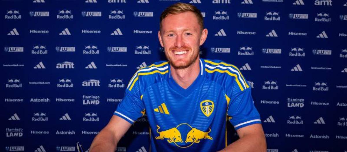 Newcastle United midfielder Sean Longstaff moves to Leeds United