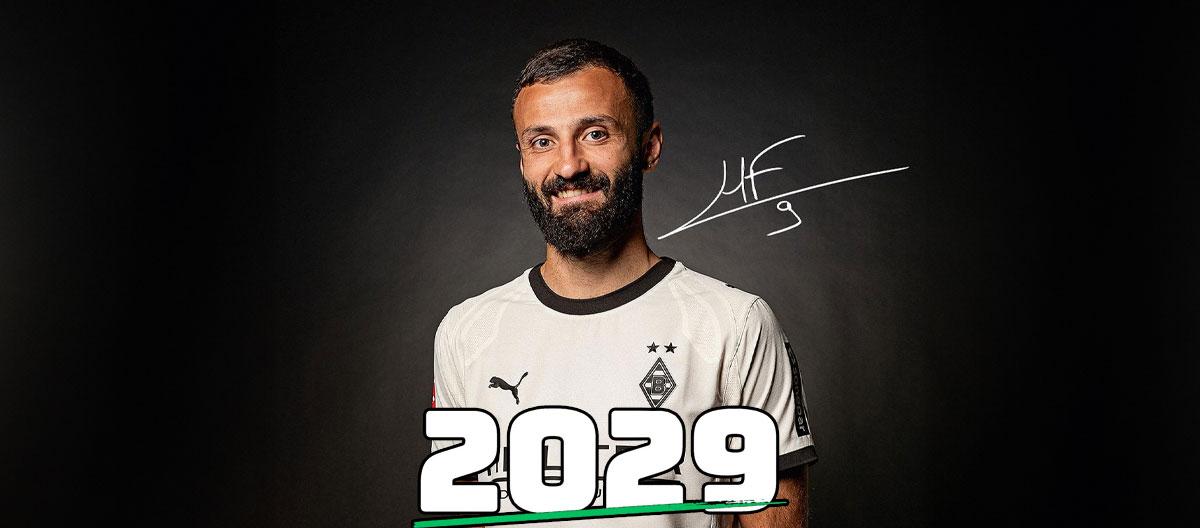 Borussia Mönchengladbach completes contract extension with French attacking midfielder Franck Honorat..