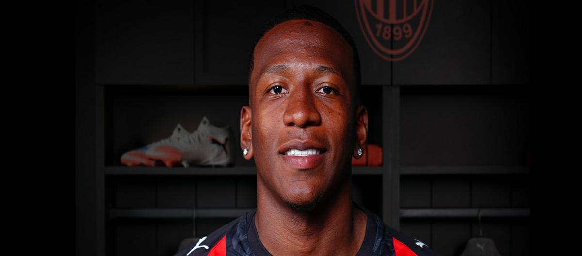 AC Milan signs Brighton left-back Estupiñan on a five-year contract