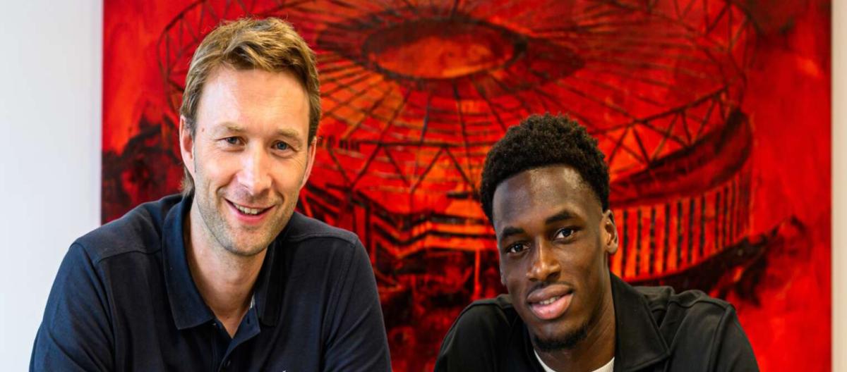 Leverkusen officially announced the signing of AZ striker Ernest Poku on a five-year contract