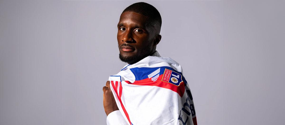 里昂与安哥拉国脚后卫克林顿·马塔完成续约..