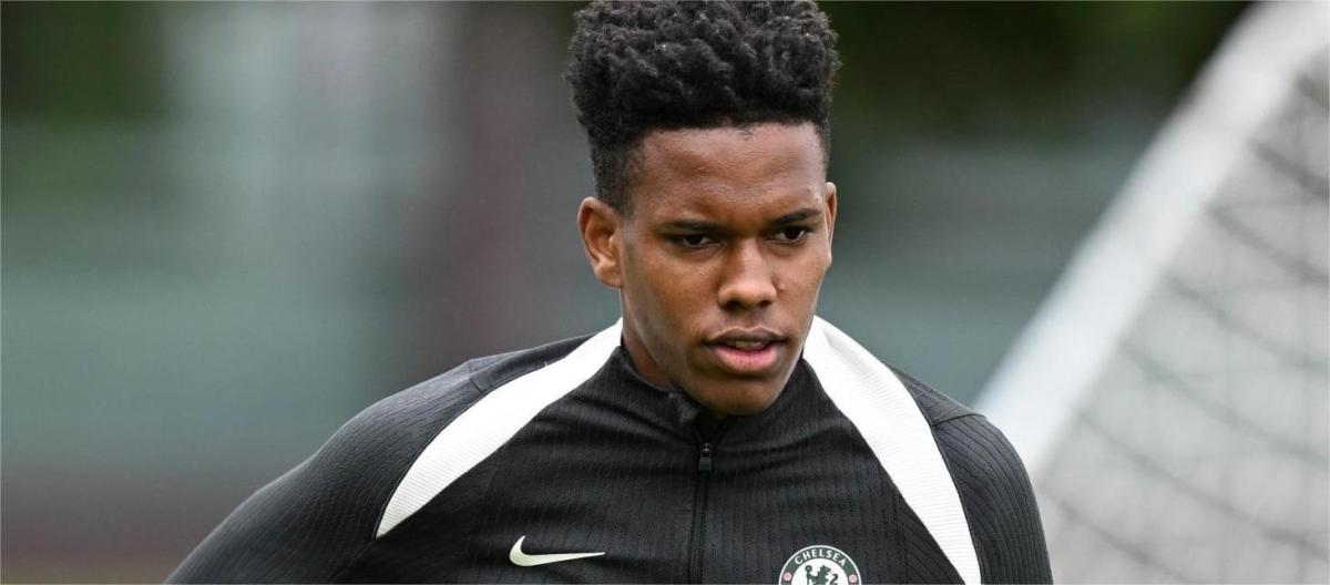 Esteban Willian is expected to start