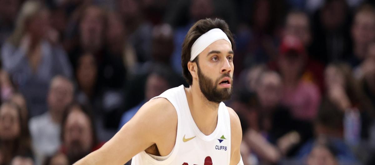 Official: Strus has undergone surgery to repair the fifth metatarsal bone in his left foot and is expected to be out for 3 to 4 months