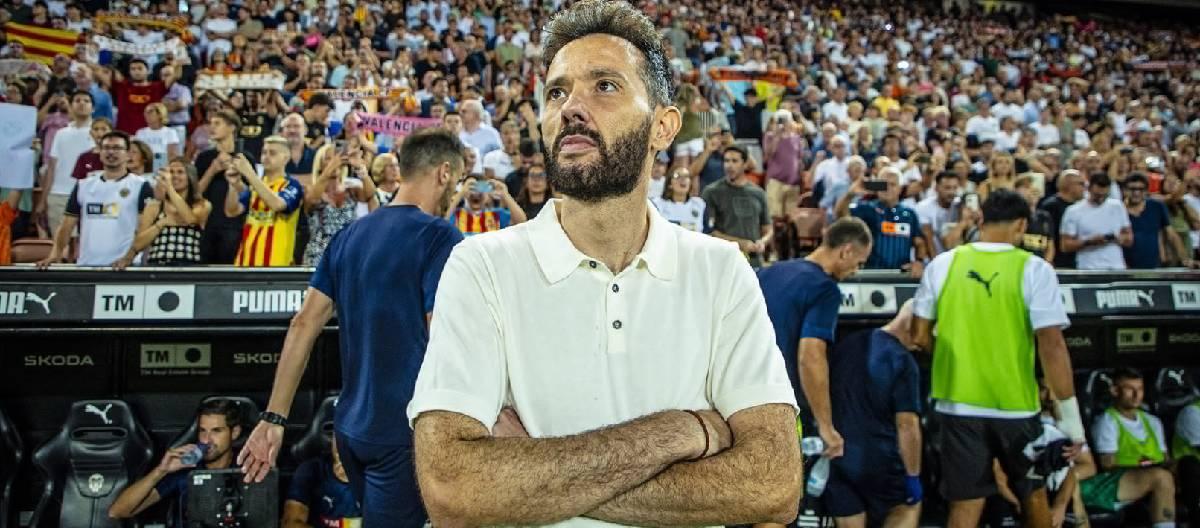 Carlos Corberán: I am very satisfied with the team's performance and the support from the fans is also very impressive