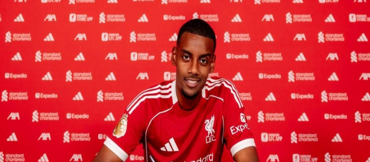 Liverpool officially announced the signing of Newcastle striker Isaac, the transfer fee of 130 million pounds set a new Premier League record