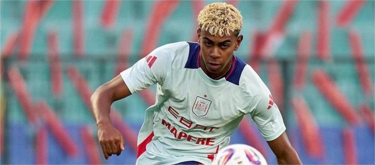 德拉富恩特认为必须帮助亚马尔继续成长和变得更成熟