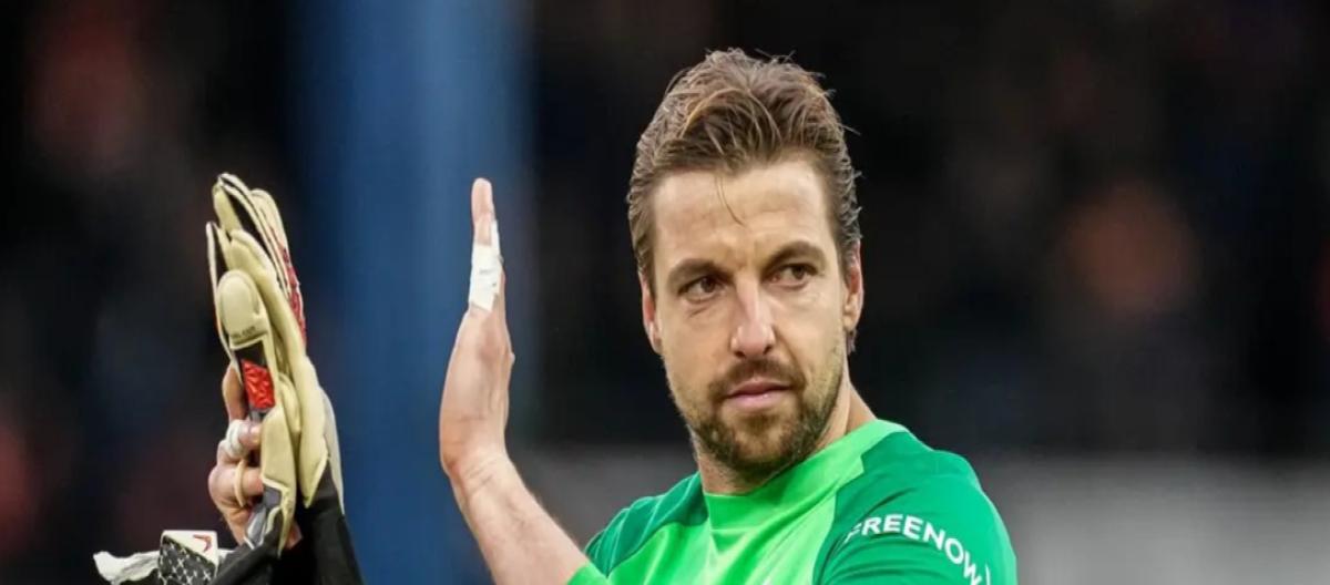 Former Netherlands goalkeeper Tim Kruel announced his retirement at the age of 37