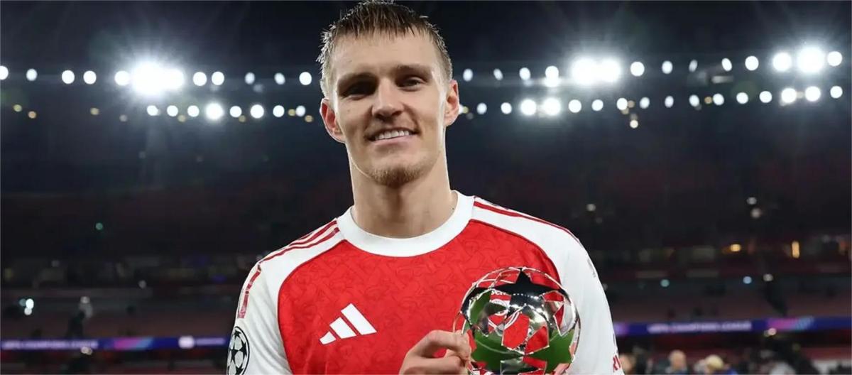 Arteta praised Odegaard for his outstanding performance by helping his teammates to appear in key positions many times.