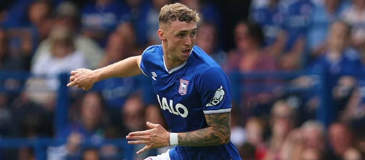 Jack Taylor has signed a new three-year contract at Ipswich Town