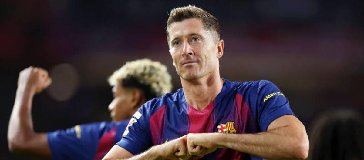 Barcelona's Lewandowski faces weeks of injury after thigh injury