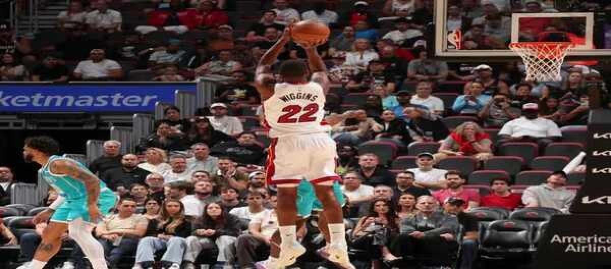 Harks' 28 points helped the Heat easily defeat the Hornets 144-117, securing their third consecutive win.