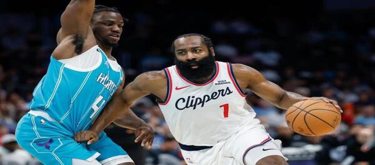 James Harden explodes for 55 points as Clippers defeat Hornets 131-116.