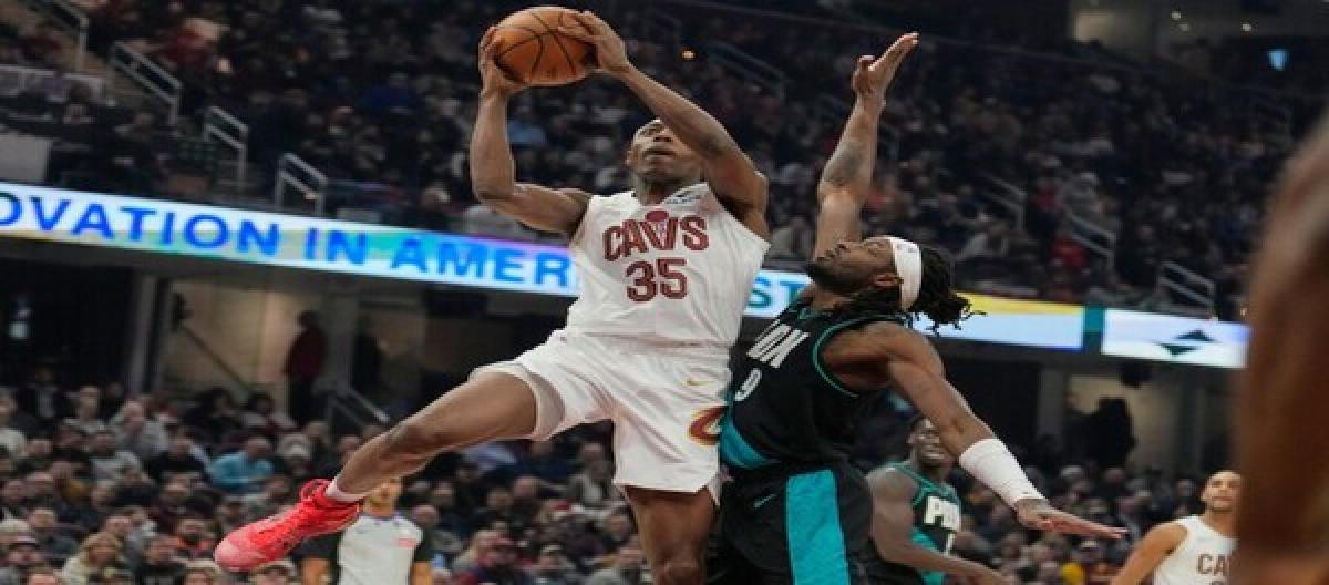 米切尔33分难救主 开拓者以122-110战胜骑士