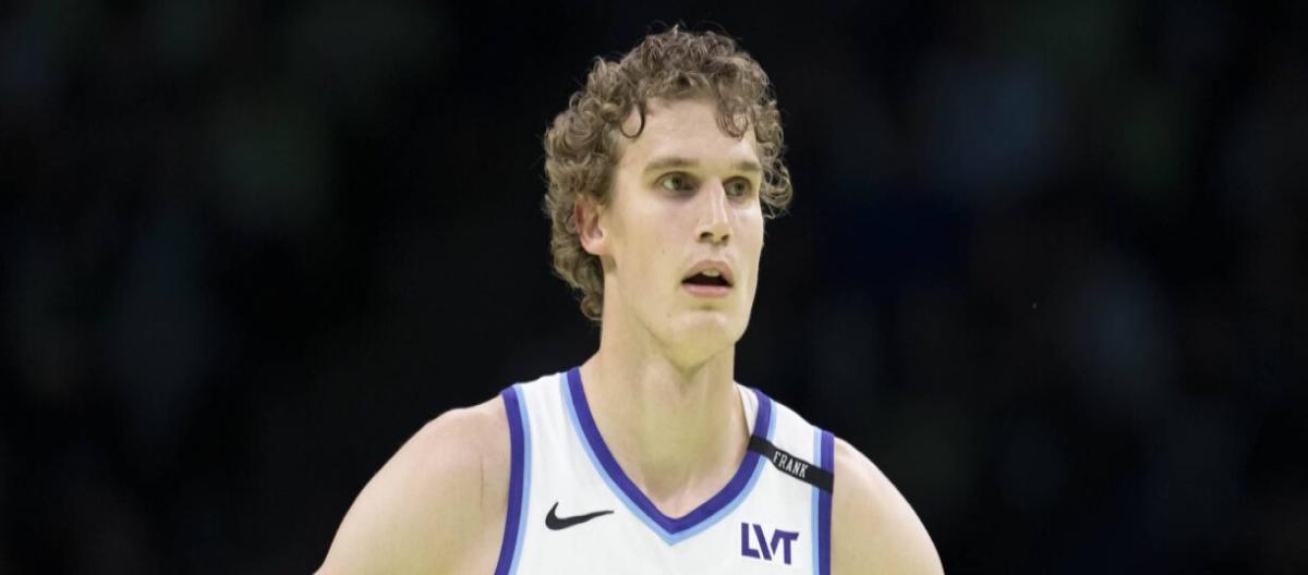 美记：爵士无意交易马尔卡宁，将继续围绕他建队